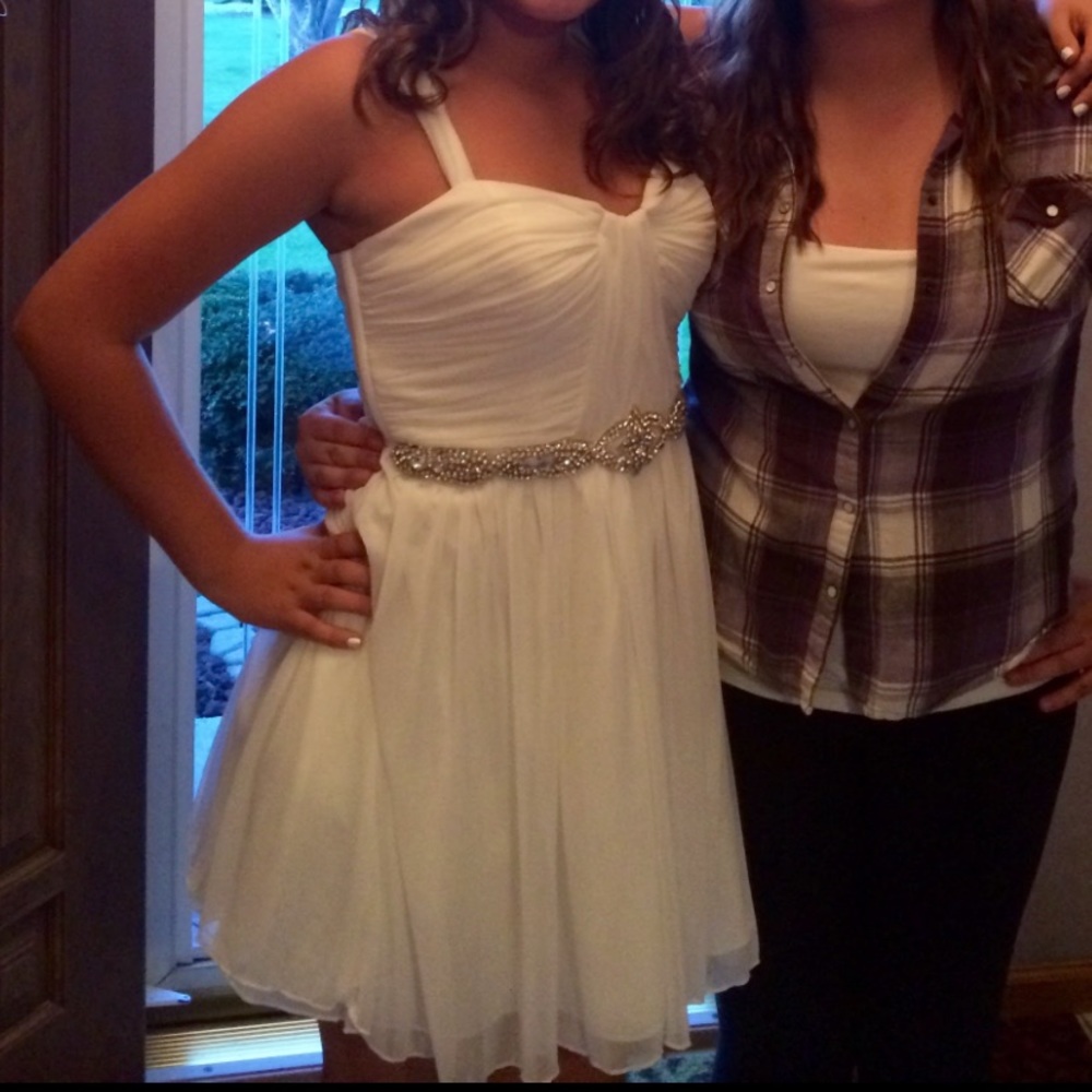 Short white puffy dress perfect for homecoming!